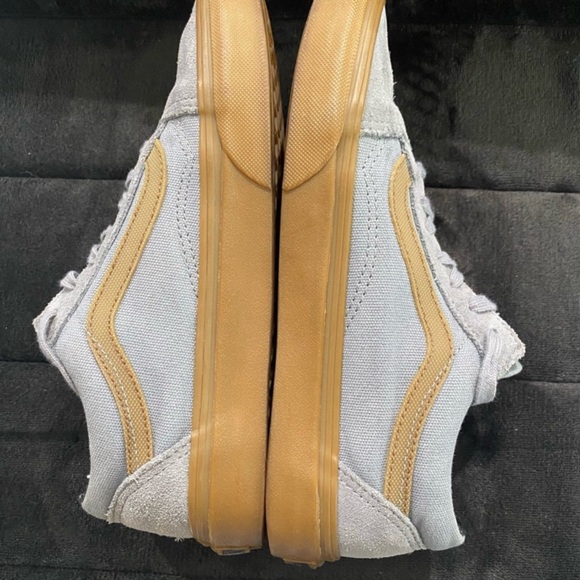 Gray and brown vans - Picture 3 of 9